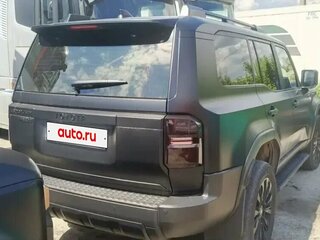2024 Toyota Land Cruiser Prado 250 Series, чёрный, 9250000 рублей, вид 4
