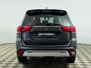 2021 Mitsubishi Outlander III Рестайлинг 3, серый, 2300000 рублей, вид 4