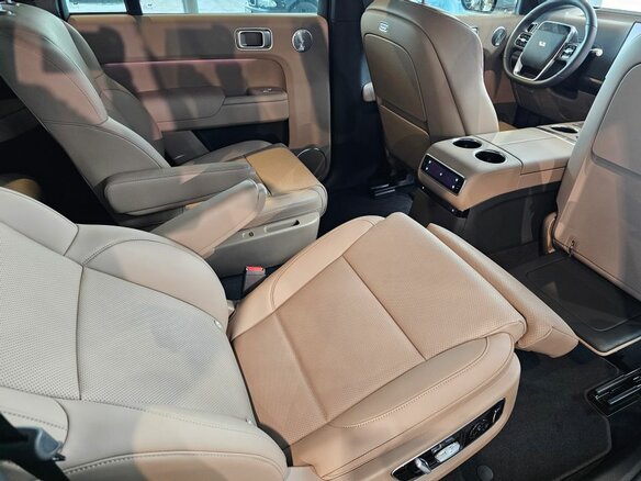 2025 Li Auto (Lixiang) L9 52.3 kWh I Рестайлинг, чёрный - вид 24