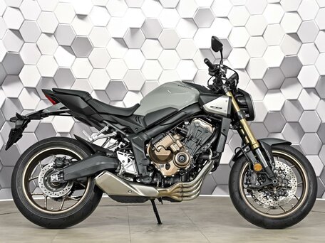 2026 Honda CB 650R, серый, 1377000 рублей, вид 3