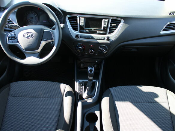 2020 Hyundai Solaris II Рестайлинг, красный - вид 8