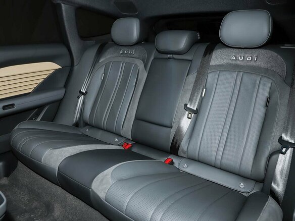 2026 Audi E5 83 kWh, голубой, 7620000 рублей - вид 20