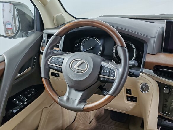 2017 Lexus LX 570 III Рестайлинг 2, белый, 8000000 рублей - вид 19