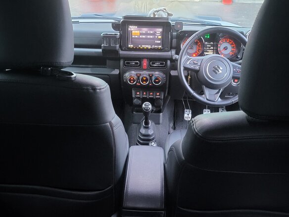 2021 Suzuki Jimny Sierra IV, серый, 2550000 рублей - вид 8