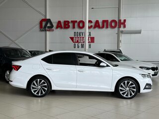 2020 Skoda Octavia IV (A8), белый, 1800000 рублей, вид 4