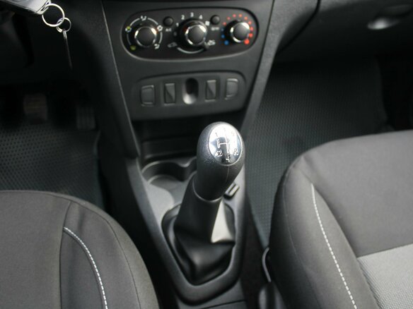 2020 Renault Logan Stepway II Рестайлинг, белый, 1195000 рублей - вид 15