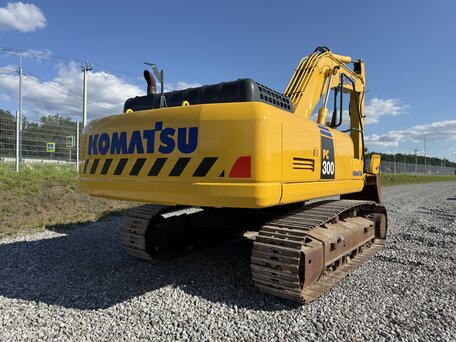2017 Komatsu PC300, жёлтый, 8200000 рублей, вид 2