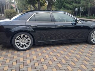 2012 Chrysler 300C II, чёрный, 1300000 рублей, вид 4