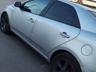 2010 Kia Cerato 6-speed II, серебристый, 720000 рублей, вид 4
