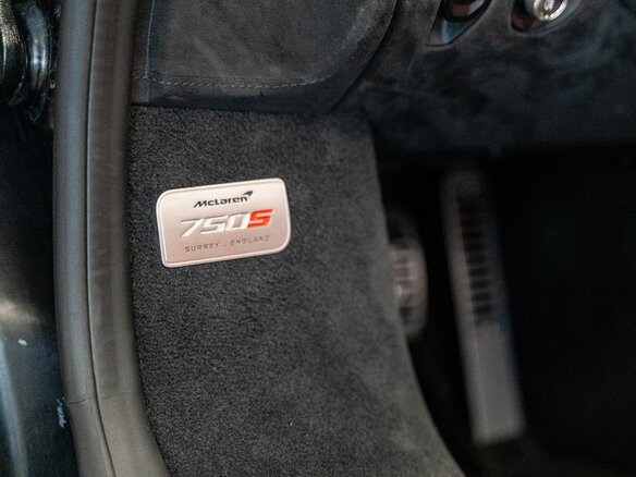2026 McLaren 750S, оранжевый, 42900000 рублей - вид 28