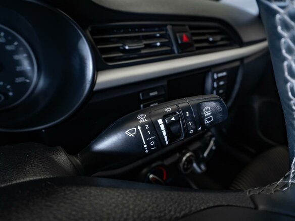2019 Kia Rio X-Line IV, серебристый, 1540000 рублей - вид 17