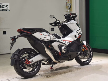 2025 Honda X-ADV, белый, 1730000 рублей, вид 3