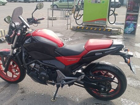 2017 Honda NC 750S, красный, 630000 рублей, вид 5