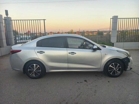 2017 Kia Rio IV, серебристый, 616000 рублей - вид 6
