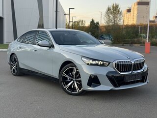 2025 BMW 5 серии 530i xDrive VIII (G60/G61/G68), серый, 8400000 рублей, вид 1