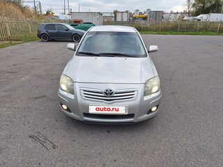 2007 Toyota Avensis II Рестайлинг, серебристый, 650000 рублей, вид 1