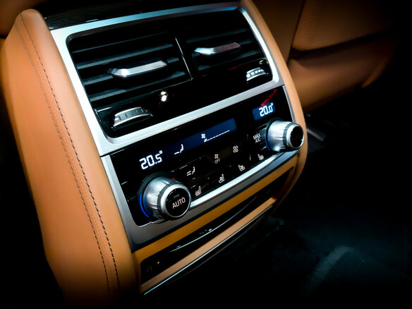 2022 BMW 7 серии Long 730Ld VI (G11/G12) Рестайлинг, чёрный, 6995000 рублей - вид 13