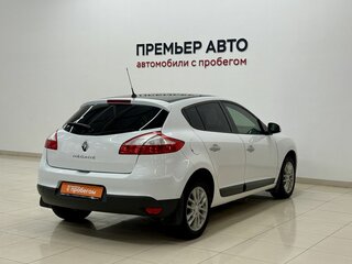 2013 Renault Megane III Рестайлинг, белый, 735000 рублей, вид 4
