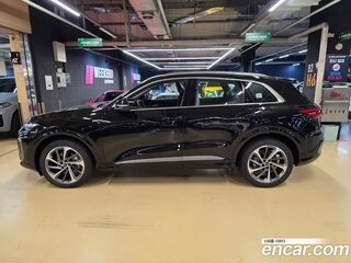2026 Audi Q5 40 TDI III (GU), чёрный, 9077000 рублей, вид 3