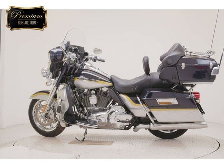 2011 Harley-Davidson Electra Glide, серебристый, 1440000 рублей, вид 4