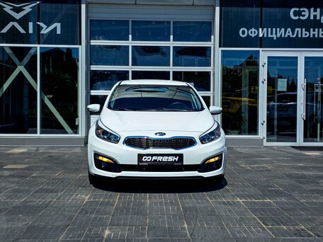 2018 Kia Ceed II Рестайлинг, белый, 1396000 рублей, вид 3