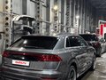 2019 Audi Q8 55 TFSI I (4M), серый, 4990000 рублей - вид 3