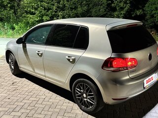 2011 Volkswagen Golf VI, серебристый, 710000 рублей, вид 3