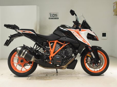 2019 KTM 1290 Super Duke GT, чёрный, 1000000 рублей, вид 5