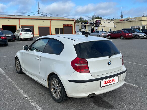 2010 BMW 1 серии 116i I (E81/E82/E87/E88) Рестайлинг, белый, 650000 рублей - вид 7