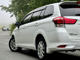 2015 Toyota Corolla Fielder XI (E160, E170, E180) Рестайлинг 1, белый, 1000000 рублей, вид 1