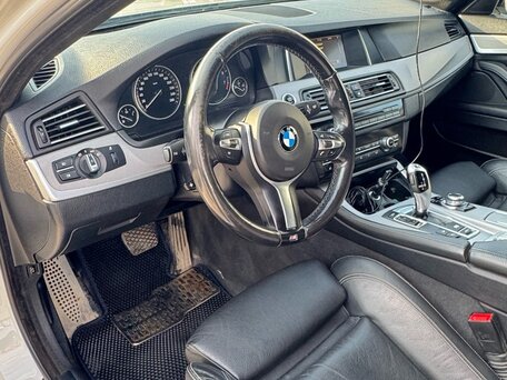 2013 BMW 5 серии 528i xDrive VI (F10/F11/F07) Рестайлинг, белый, 1800000 рублей, вид 5