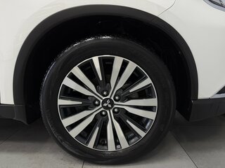 2020 Mitsubishi Outlander III Рестайлинг 3, белый, 2485000 рублей, вид 4