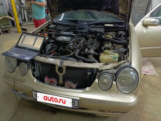 2000 Mercedes-Benz E-Класс 220 II (W210, S210) Рестайлинг, золотистый, 400000 рублей, вид 5