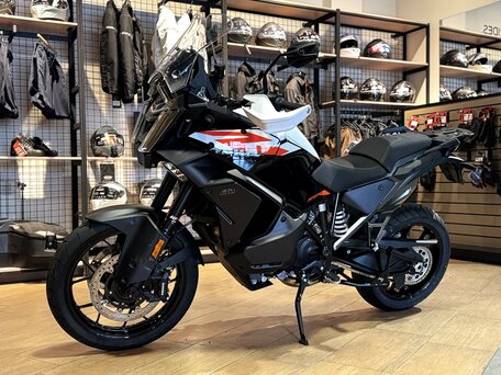 2026 KTM 1390 Super Adventure S Evo, чёрный, 2390000 рублей, вид 2