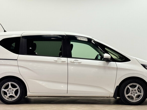 2019 Honda Freed II, белый, 1610000 рублей - вид 4