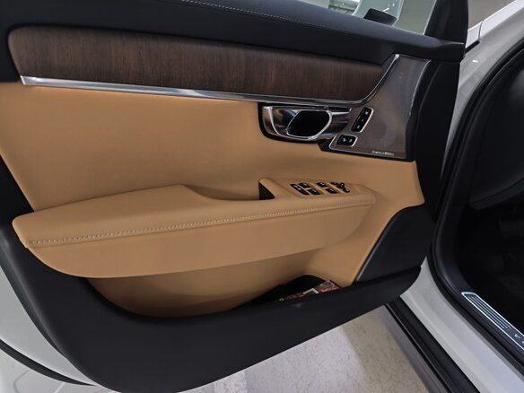2024 Volvo V90 Cross Country I Рестайлинг, белый, 8400000 рублей - вид 15