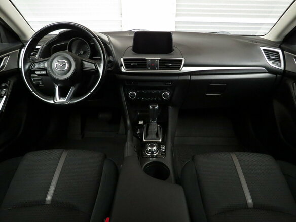 2018 Mazda 3 III (BM) Рестайлинг, коричневый, 1610000 рублей - вид 5