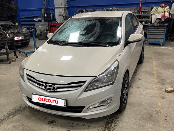 2015 Hyundai Solaris I Рестайлинг, бежевый, 795000 рублей - вид 1