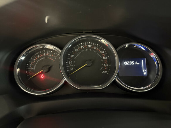 2020 Renault Sandero Stepway II Рестайлинг, белый, 668000 рублей - вид 8