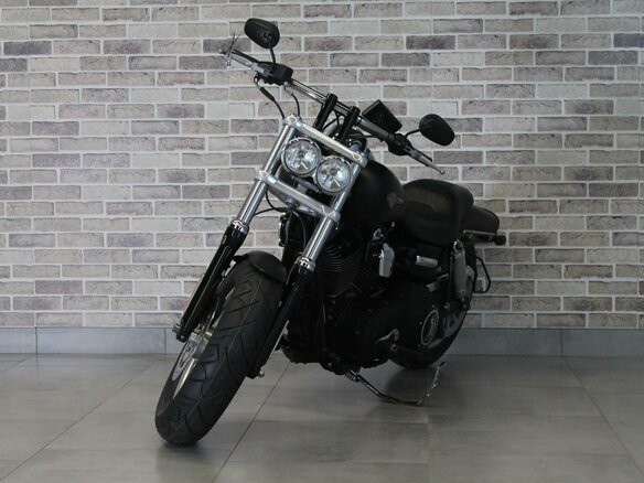 2011 Harley-Davidson Fat Bob, чёрный, 893000 рублей - вид 1