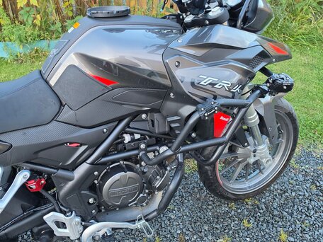 2023 Benelli TRK 251, серый, 320000 рублей, вид 4