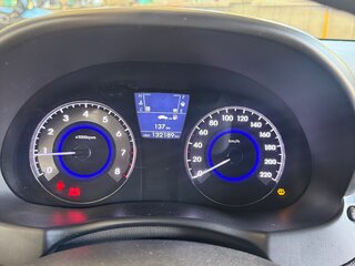 2013 Hyundai Solaris I, чёрный, 660000 рублей, вид 3