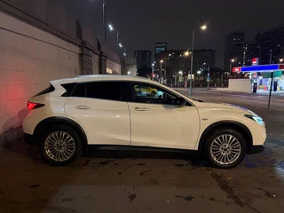 2017 Infiniti QX30, белый, 2650000 рублей, вид 4