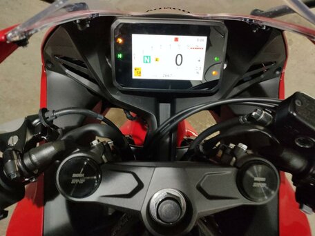 2025 Honda CBR 650R, красный, 1177000 рублей, вид 5