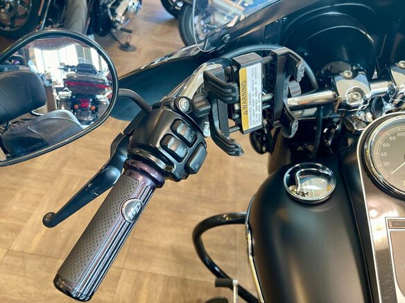 2011 Harley-Davidson Fat Boy, чёрный, 1250000 рублей - вид 14