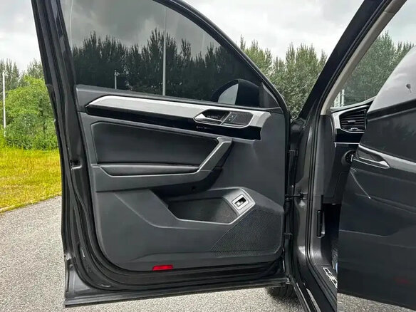 2022 Volkswagen Tayron I, чёрный, 2240000 рублей - вид 26