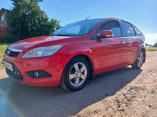 2010 Ford Focus II Рестайлинг, красный, 570000 рублей, вид 1