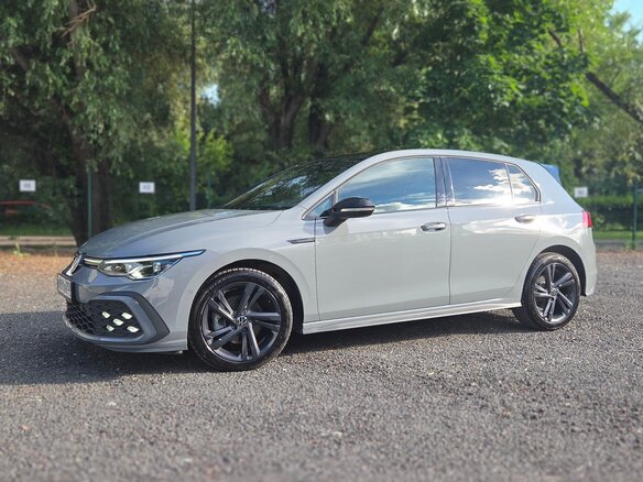 2021 Volkswagen Golf VIII, серый, 2750000 рублей - вид 2