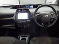 2022 Toyota Prius IV Рестайлинг (XW50), серебристый, 1669000 рублей - вид 4