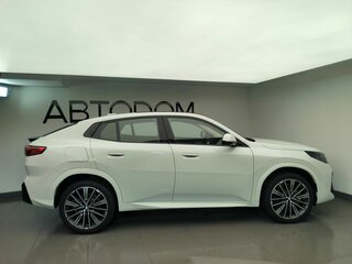 2025 BMW X2 xDrive25i II (U10), белый, 6930000 рублей, вид 5